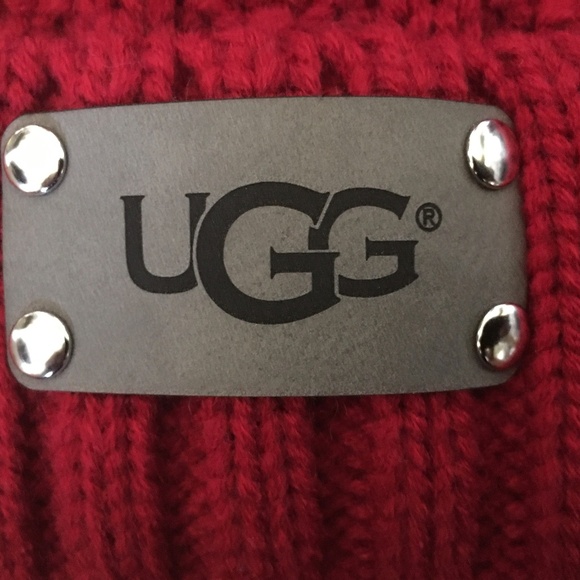 Ugg Beanie Hat Red - Picture 3 of 5